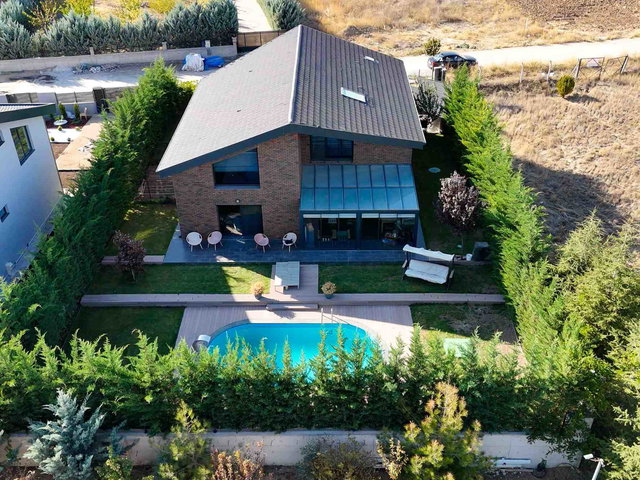 GÖLBAŞI KARŞIYAKA MAH.ALLESİ SATILIK 4+1&325M2 HAVUZLU ÖZEL YAPIM AKILLI EV MODERN MÜSTAKİL VİLLA