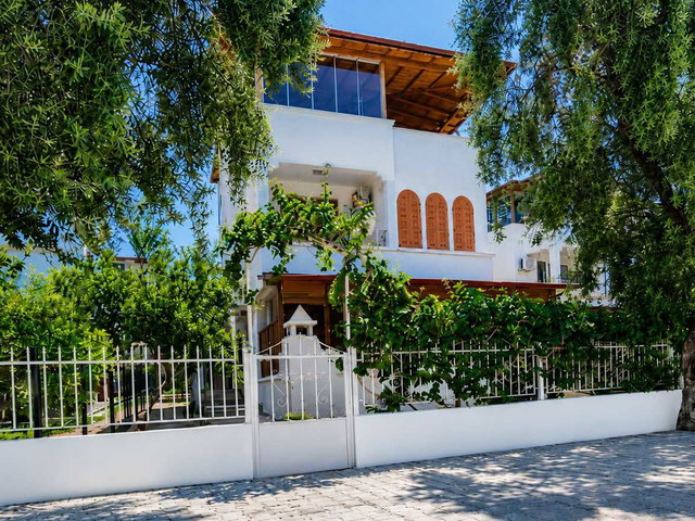 ACİL SATILIK - İNDİRİM YAPILDI AKBÜK'TE 3+1,120M² SATILIK VİLLA
