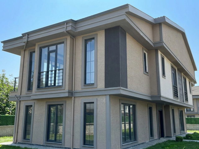 SELİMPAŞADA BUTİK SİTEDE MÜSTAKİL 4+1 LÜKS VILLA.