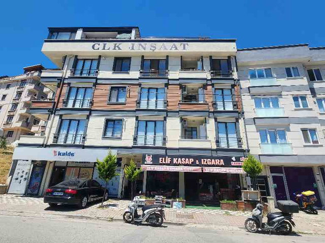 NEBAHAT ÇELİK'TEN ÇEKMEKÖY MERKEZ MAHALLESİNDE 2+1DAİRE