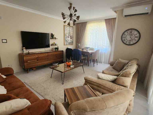 NEBAHAT ÇELİK'TEN ÇEKMEKÖY MERKEZ MAHALLESİNDE 2+1DAİRE