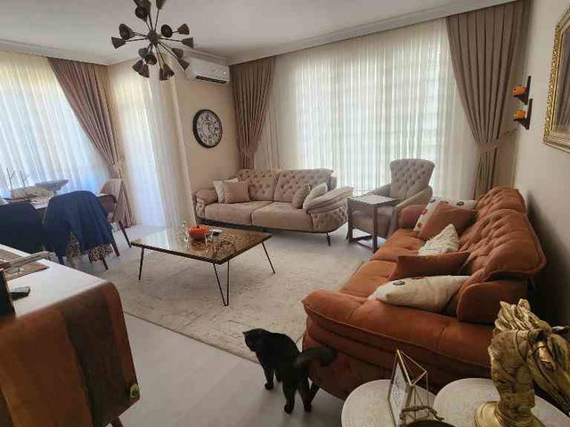 NEBAHAT ÇELİK'TEN ÇEKMEKÖY MERKEZ MAHALLESİNDE 2+1DAİRE