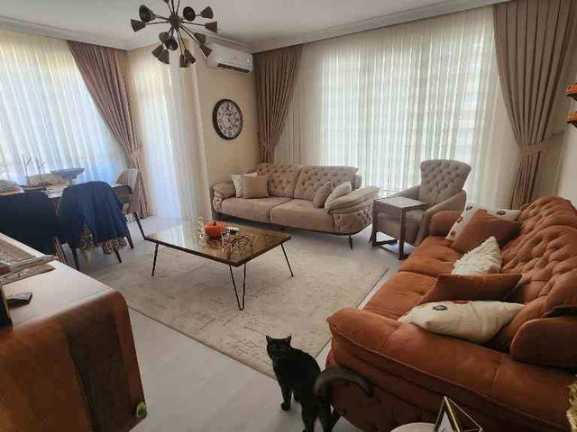 NEBAHAT ÇELİK'TEN ÇEKMEKÖY MERKEZ MAHALLESİNDE 2+1DAİRE