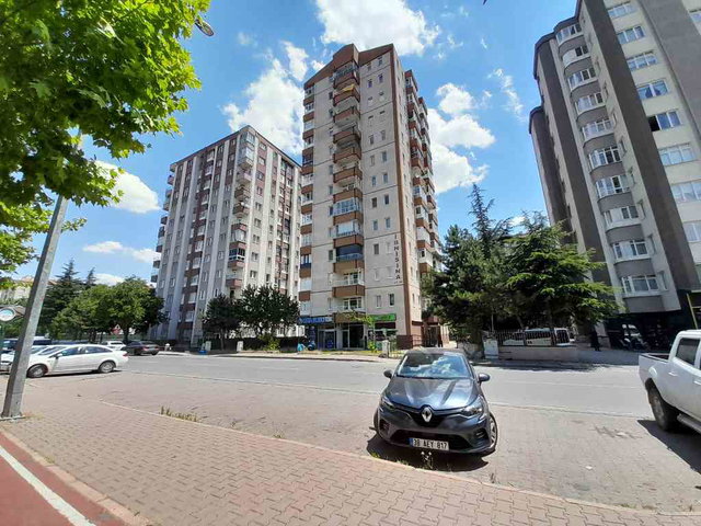BOZANTI CADDESİNDE KOMBİLİ SATILIK 3+1