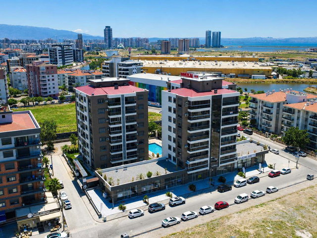 ÇİĞLİ /ATAŞEHİR'DE BEST ATAŞEHİR SİTESİNDE HAVUZLU  2+1 SATILIK DAİRE
