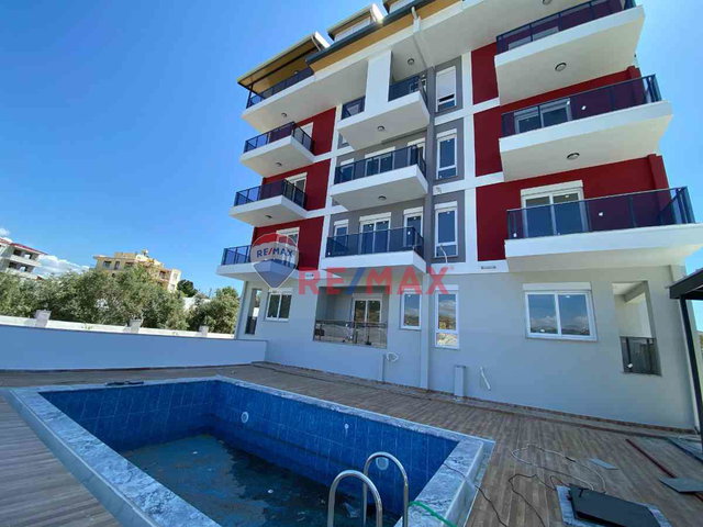 MERKEZİ KONUMDA HAVUZLU FERAH 2+1 DAİRE