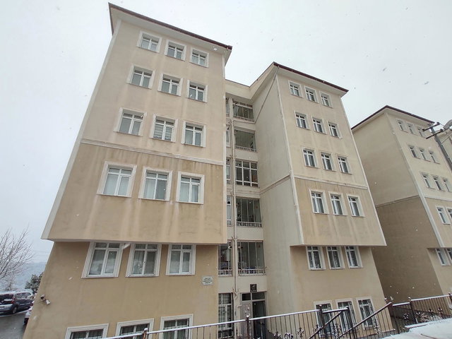 ELMADAĞ TATLICA MAHALLESİ ARA KATTA UYGUN FİYATLI 3+1 KİRALIK DAİRE