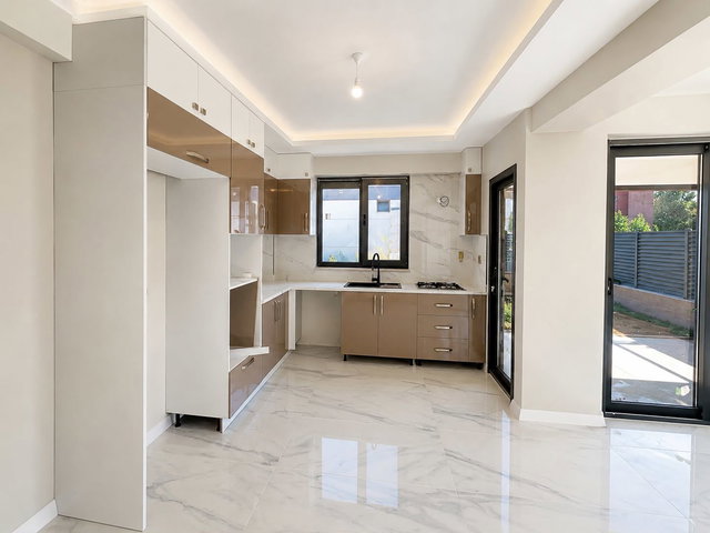 ÖNERLERDE LÜKS VİLLA | 4+1 | 3 BANYO | 2 BALKON | TAKASA AÇIK
