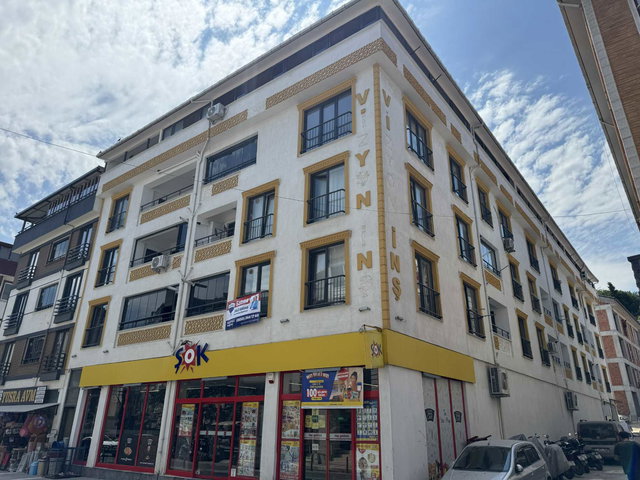BİGA ÇAN CADDESİ ÜZERİNDE FULL EŞYALI KİRALIK 2+1 DAİRE