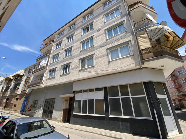 GEMLİK HAMİDİYE’DE YENİLENMİŞ SATILIK 2+1 | BALKONLU | ARA KAT DAİRE