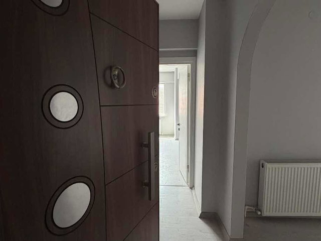 GEMLİK HAMİDİYE’DE YENİLENMİŞ SATILIK 2+1 | BALKONLU | ARA KAT DAİRE