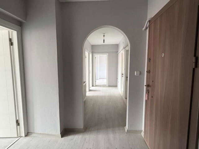 GEMLİK HAMİDİYE’DE YENİLENMİŞ SATILIK 2+1 | BALKONLU | ARA KAT DAİRE