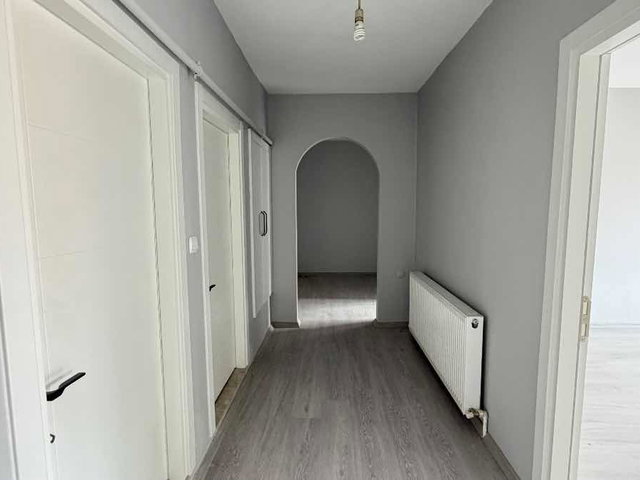 GEMLİK HAMİDİYE’DE YENİLENMİŞ SATILIK 2+1 | BALKONLU | ARA KAT DAİRE
