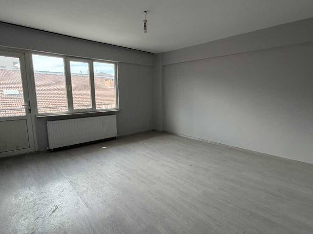 GEMLİK HAMİDİYE’DE YENİLENMİŞ SATILIK 2+1 | BALKONLU | ARA KAT DAİRE