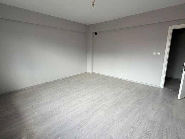 GEMLİK HAMİDİYE’DE YENİLENMİŞ SATILIK 2+1 | BALKONLU | ARA KAT DAİRE
