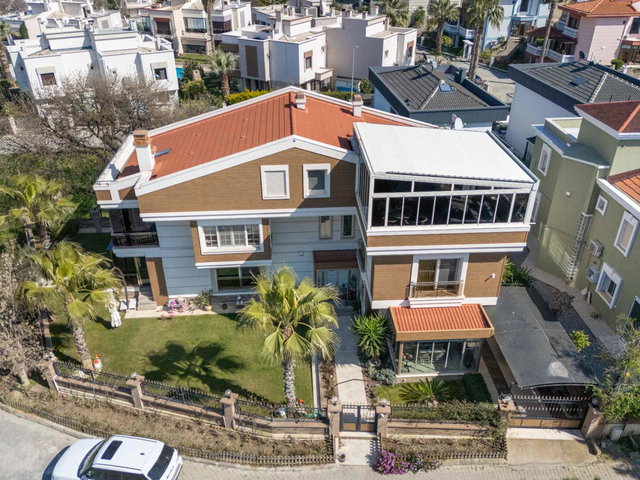 GÜZELBAHÇE YAKA MAHALLESİ'NDE MÜSTAKİL KİRALIK 5+1 LÜKS VİLLA