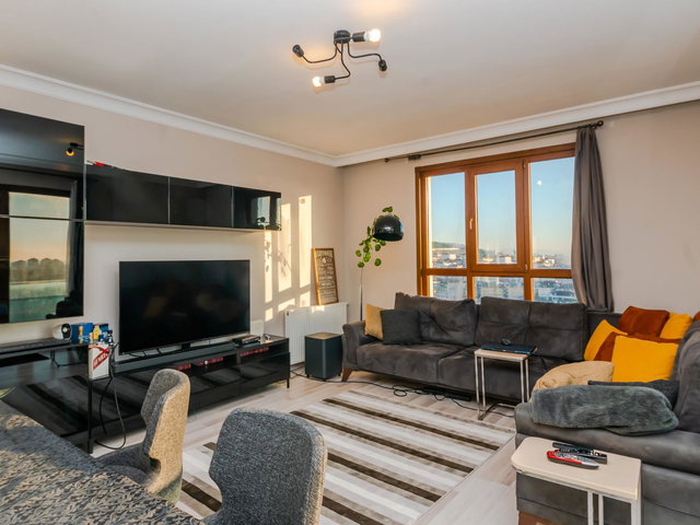 ATAŞEHİR İNÖNÜ MAHALLESİ'NDE BUTİK SİTEDE DENİZ MANZARALI EŞYALI ARA KAT KİRALIK 2+1 DAİRE ​