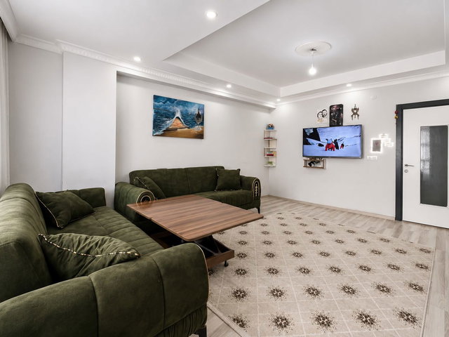 AVCILAR SINIRINDA EMSALSİZ KONUMDA SATILIK 2+1 DAİRE