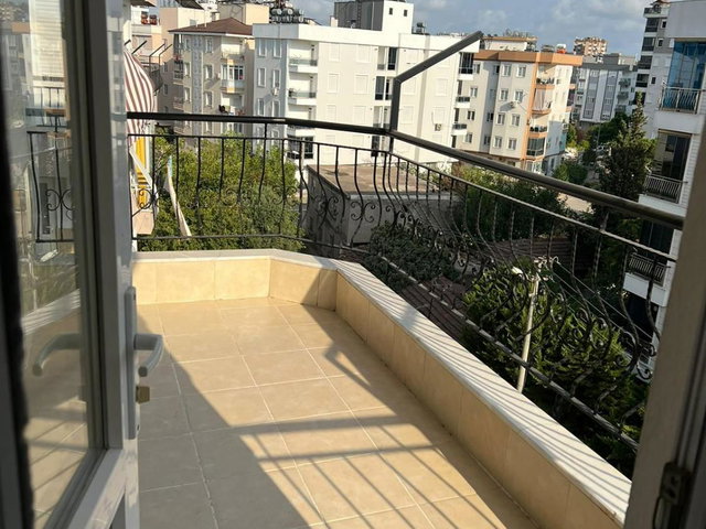 KIZILTOPRAKTA MERKEZİ LOKASYONDA 2+1 DAİRE