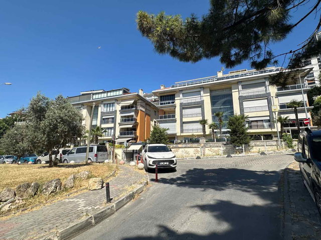 BÜYÜKÇEKMECE COSTA SİTESİ DENİZ MANZARALI 3+1 SATILIK DAİRE