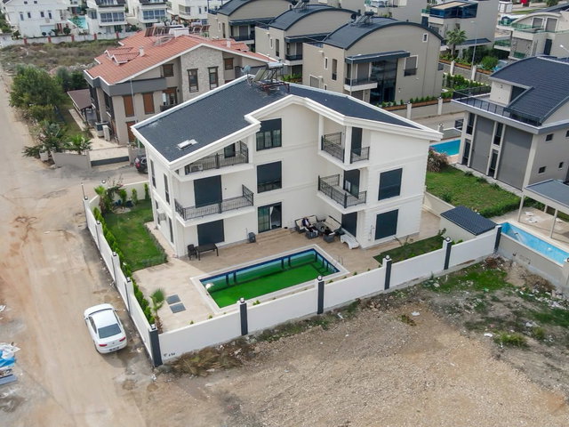 ANTALYA BELEK’TE 7+1 MÜSTAKIL ULTRA LÜKS EŞYALI KİRALIK VİLLA