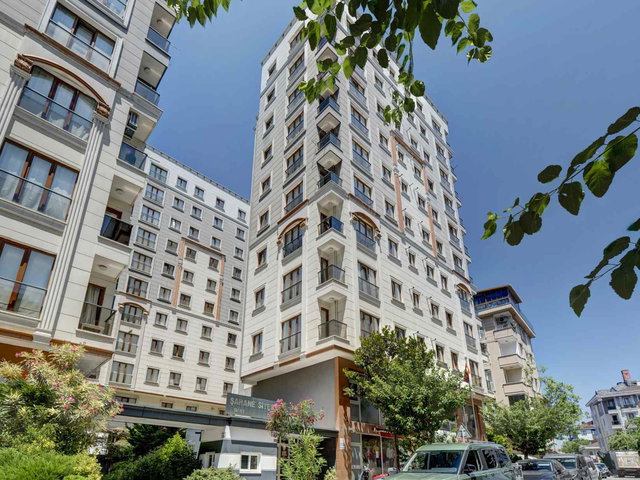 REMAX ANI ’DAN DEVLET HASTANESİ KARŞISI SİTE ’DE ŞEHİR MANZARALI SATILIK 1+1 DAİRE