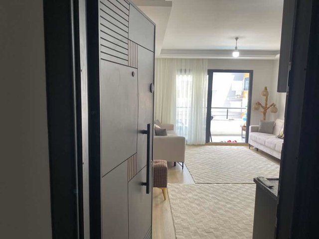 KOCAHASANLI’DA | SIFIR, EŞYALI 1+1 | DENİZE 300 M | GÜNEY CEPHE BALKONLU