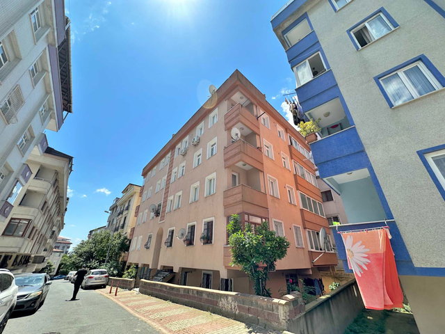 ÜSKÜDAR KISIKLI'DA METROYA YÜRÜME MESAFESİ 240 M2 SATILIK DAİRE