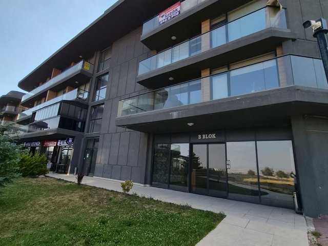 İNCEK’İN GÖZDESİ AVLU SİTESİNDE 1+1