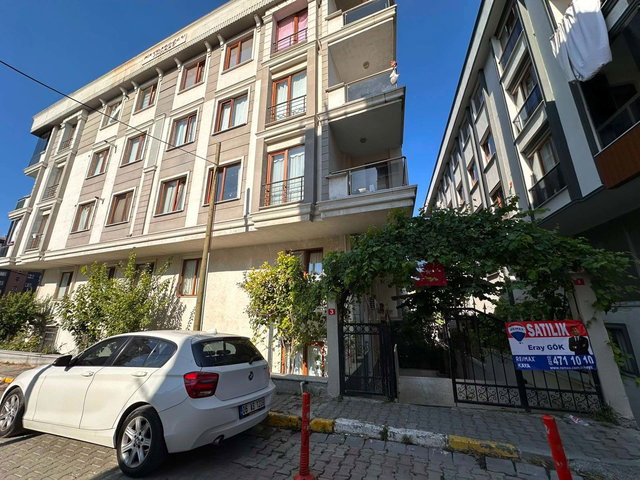 BEYLİKDÜZÜ KAYMAKAMLIK YAKINI 2+1 SATILIK TEMİZ DAİRE