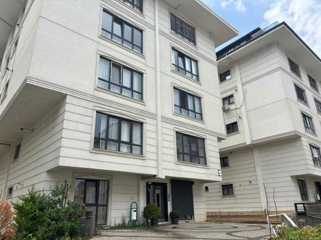 BURHANİYE MAHALLESİ'NDE SATILIK 2+1 DAİRE