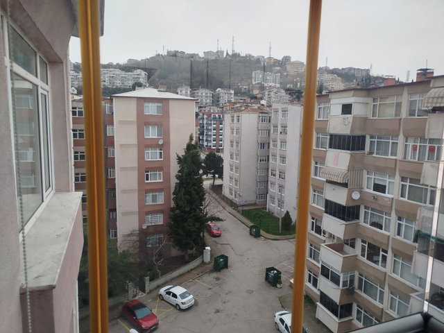 IZMIT SERDAR MAH DE 3+1 DAIRE SATILIKTIR