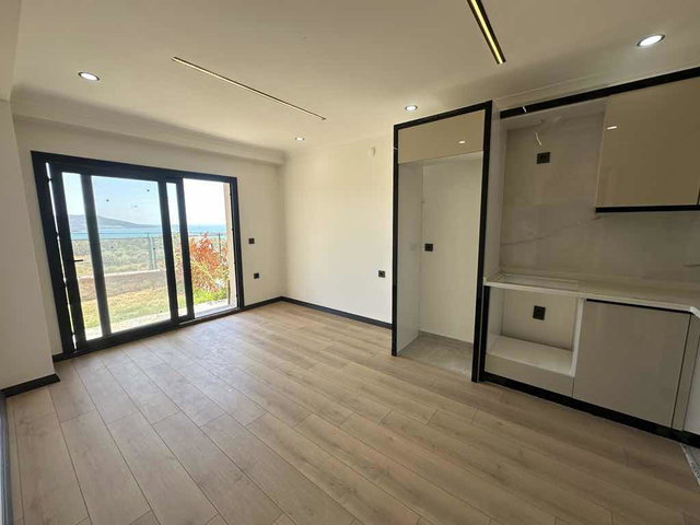 PANORAMİK DENİZ MANZARALI 1+1 BAHÇE KATI SIFIR DAİRE