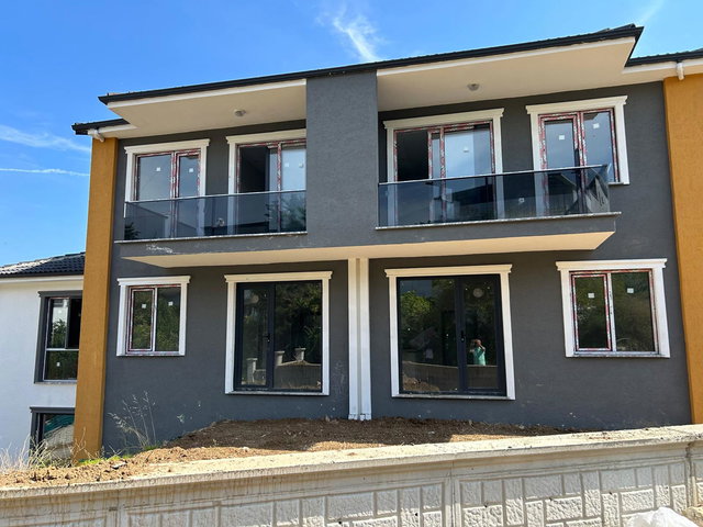 RE/MAX ŞEHİR'DEN ÇINARCIK KORU'DA SATILIK DAİRE