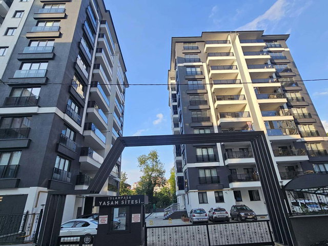 REMAX ORION'DAN ISLAMPAŞA MAHALLESI  YAŞAM SITESINDE SATILIK 3+1