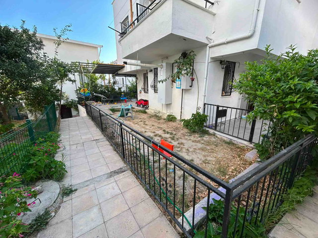 KUŞADASI’NDA  KADINLAR DENİZİNE YÜRÜME MESAFESİNDE 4+1 VİLLA