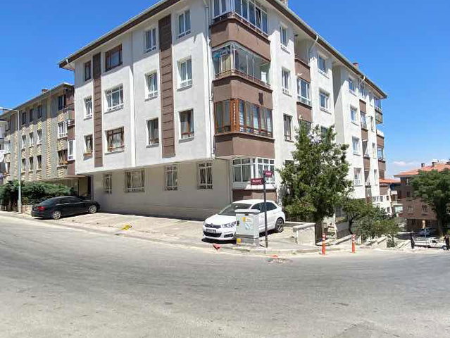 DİKMEN MÜRSEL ULUÇ MAH. CAD. ÜZERİ YENİLENMİŞ 3+1 DAİRE