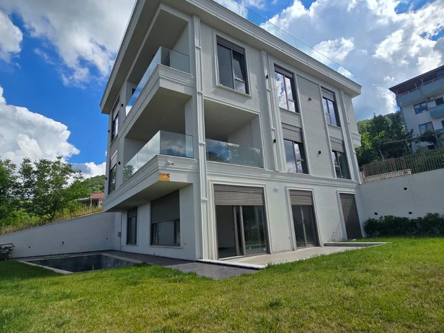 BAŞISKELE DÖNGEL DE 6+2 MÜSTAKIL VILLA للبيع: فيلا فاخرة للغاية