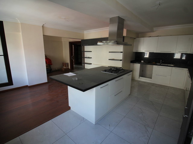 REMAX PANORAMA'DAN EMSALSİZ M2 DE BAĞDAT CAD SATILIK 3+1