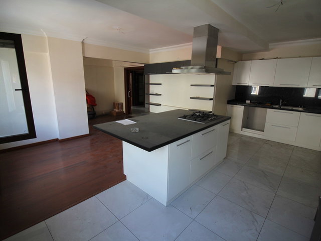 REMAX PANORAMA'DAN EMSALSİZ M2 DE BAĞDAT CAD SATILIK 3+1