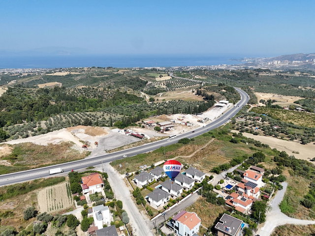 KUŞADASI YAYLAKÖY SATILIK MÜSTAKİL ÖZEL HAVUZLU VİLLA