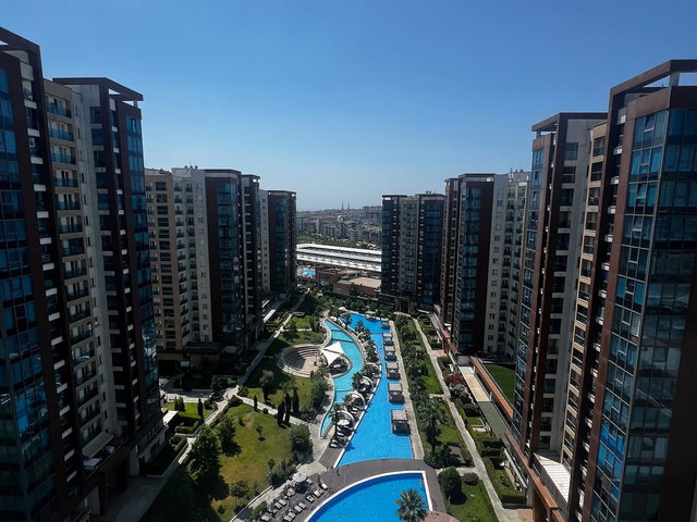 DEMİR ROMANSE SATILIK EŞYALI1+1