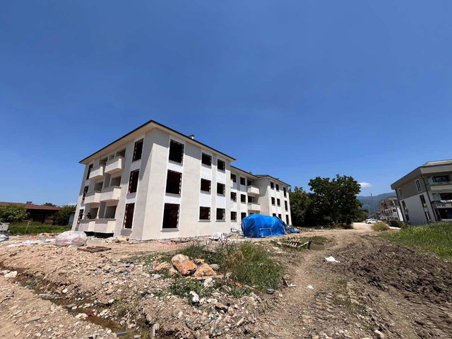 REMAX SOFT'TAN ADLİYE ARKASINDA 1+1 MERKEZİ KONUMDA DAİRE