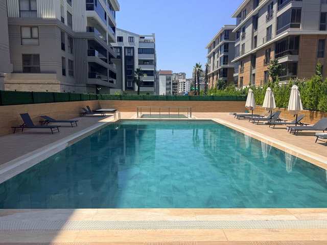 REMAX BEYAZ 30 AĞUSTOS ZAFER’DE | 3.5+1 | YERDEN ISITMALI | BALKONLU | SİTE İÇİ PREMİUM KİRALIK