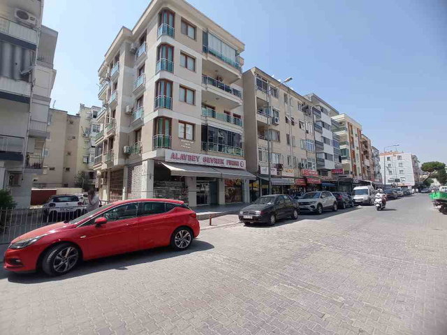 KARŞIYAKA BAHÇELİEVLER 
KİRALIK 2+1 DAİRE