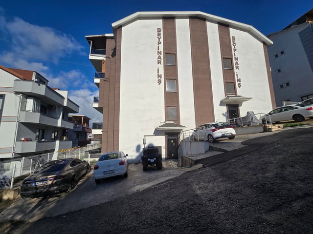 BAŞİSKELE MERKEZ DE 3+1 ARAKAT ASANSÖRLÜ DAİRE