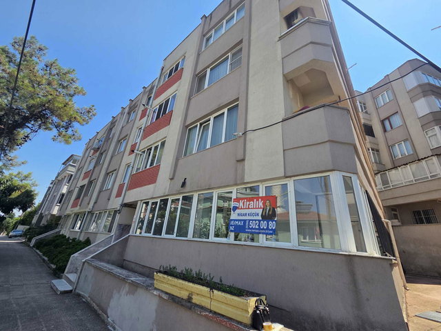 REMAX YAZ'DAN HASAN BASRİ ÇANTAY MAH. GENİŞ 2+1 KİRALIK