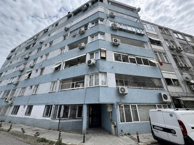 19 KARŞIYAKA TERSANE'DE KIRALIK 2+1 DAIRE