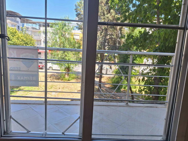 BORNOVA YEŞİLOVA MİHRİBAN ECZANE KARŞISI KİRALIK 2+1 DAİRE