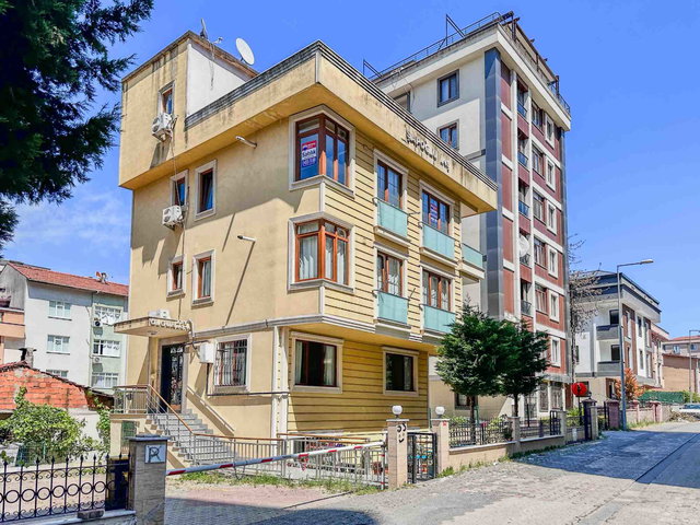 KÜÇÜKBAKKALKÖY’DE METROYA YÜRÜME MESAFESINDE AYRI GIRIŞLI BOŞ 4+2 DUBLEKS